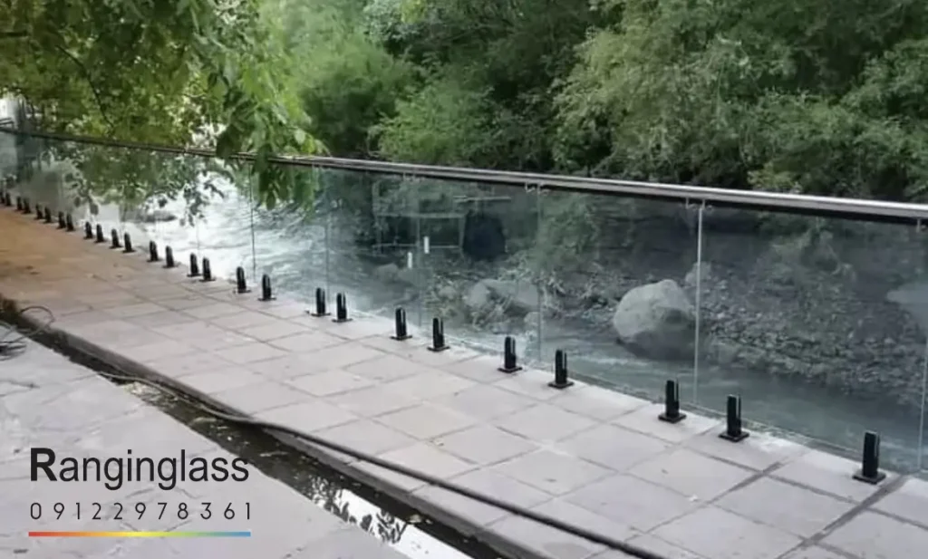 جان پناه شیشه ای