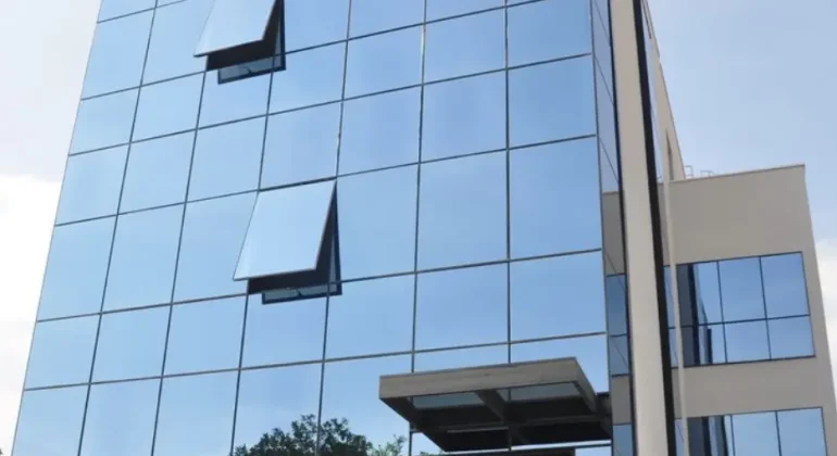 نمای اداری شیشه ای
