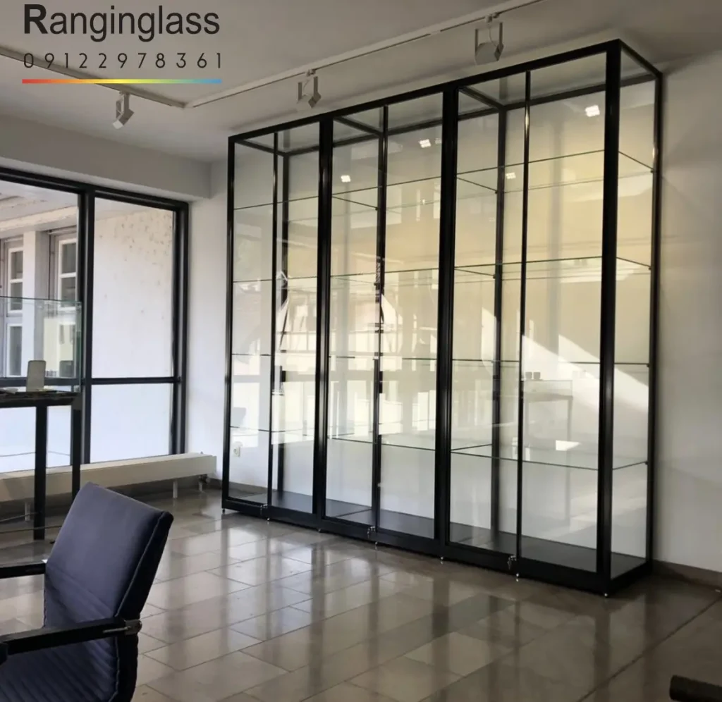 شیشه های ویترین
