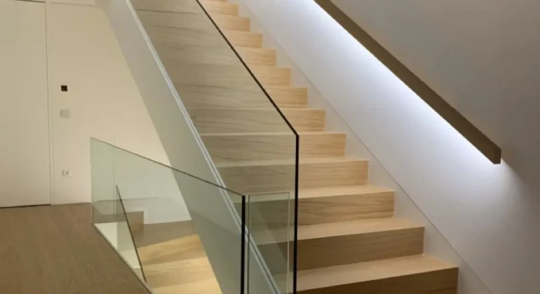 نمونه نرده شیشه ای